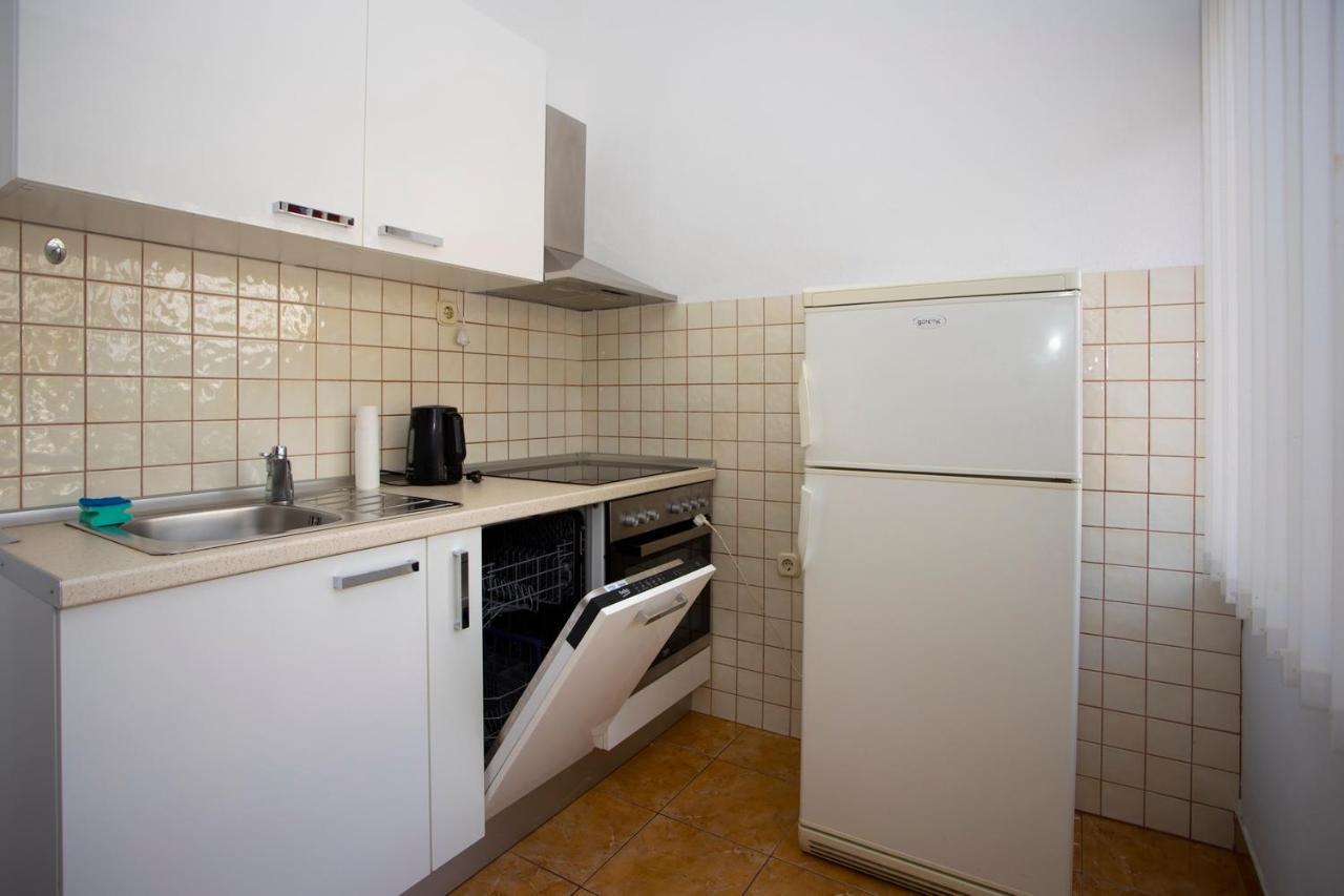 Apartmani Miki Podgora Zewnętrze zdjęcie