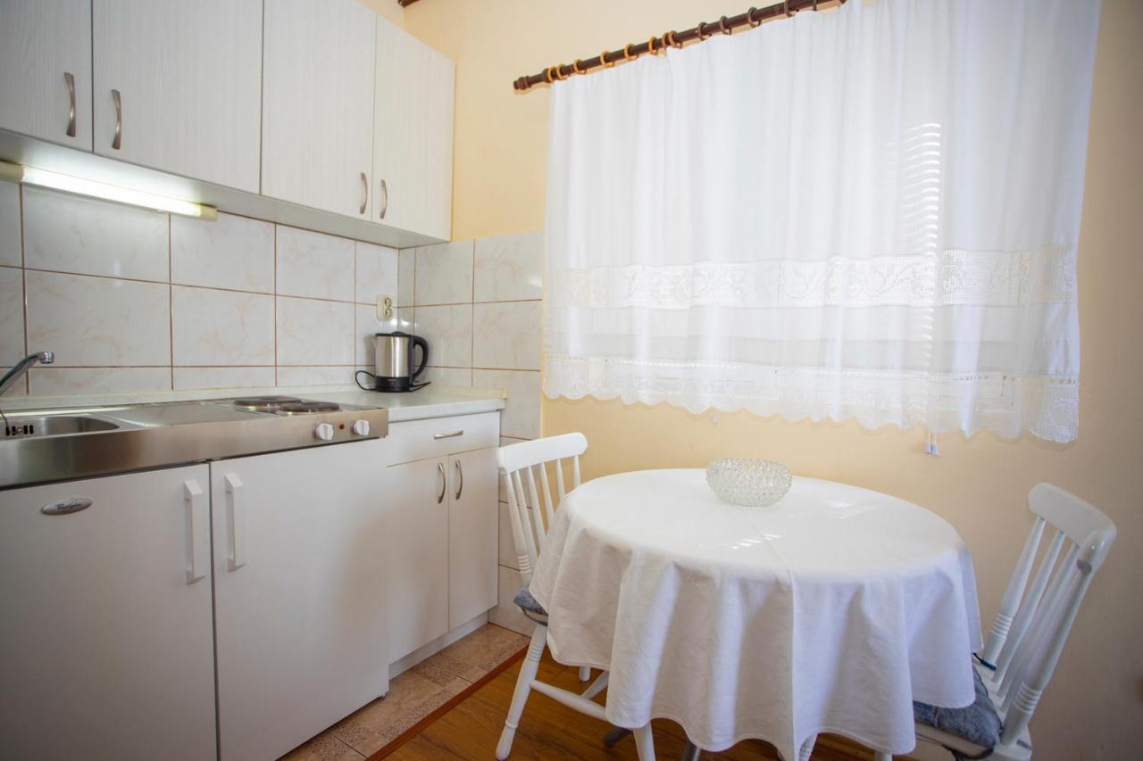 Apartmani Miki Podgora Zewnętrze zdjęcie